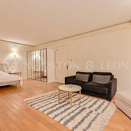 7e Invalides Tour Eiffel Apartment Paris