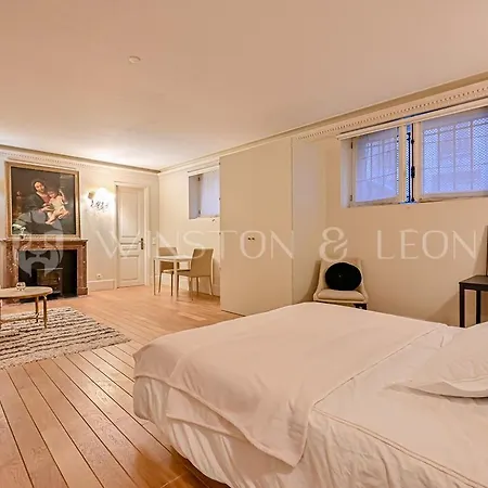 7e Invalides Tour Eiffel Apartment Paris